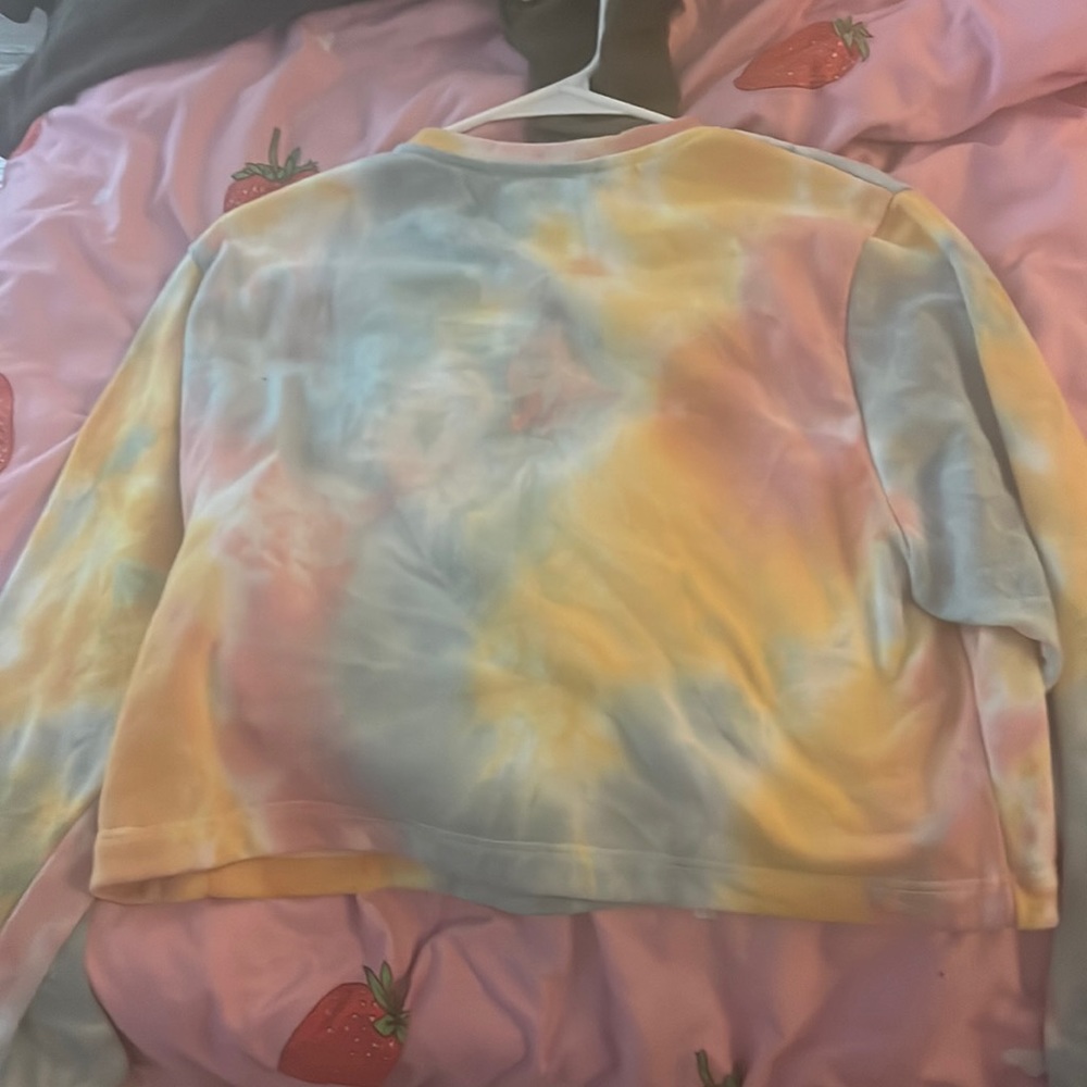 Tie dye styled hoodie, soft cotton.